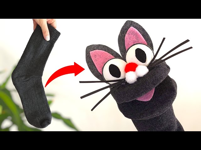 How to Make Toy Puppets With Socks